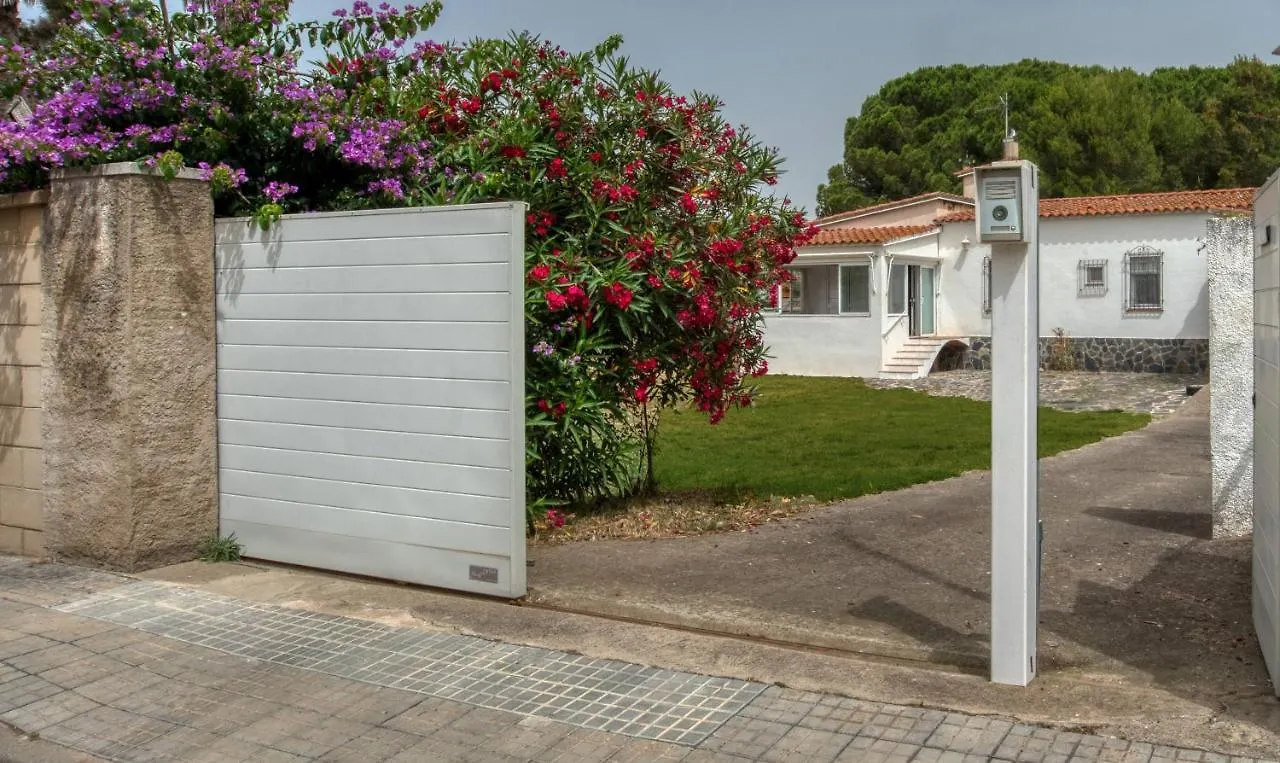 Bambi - Big, Tranquil, Comfortable And Sunny Chalet L' Escala 0*,  España